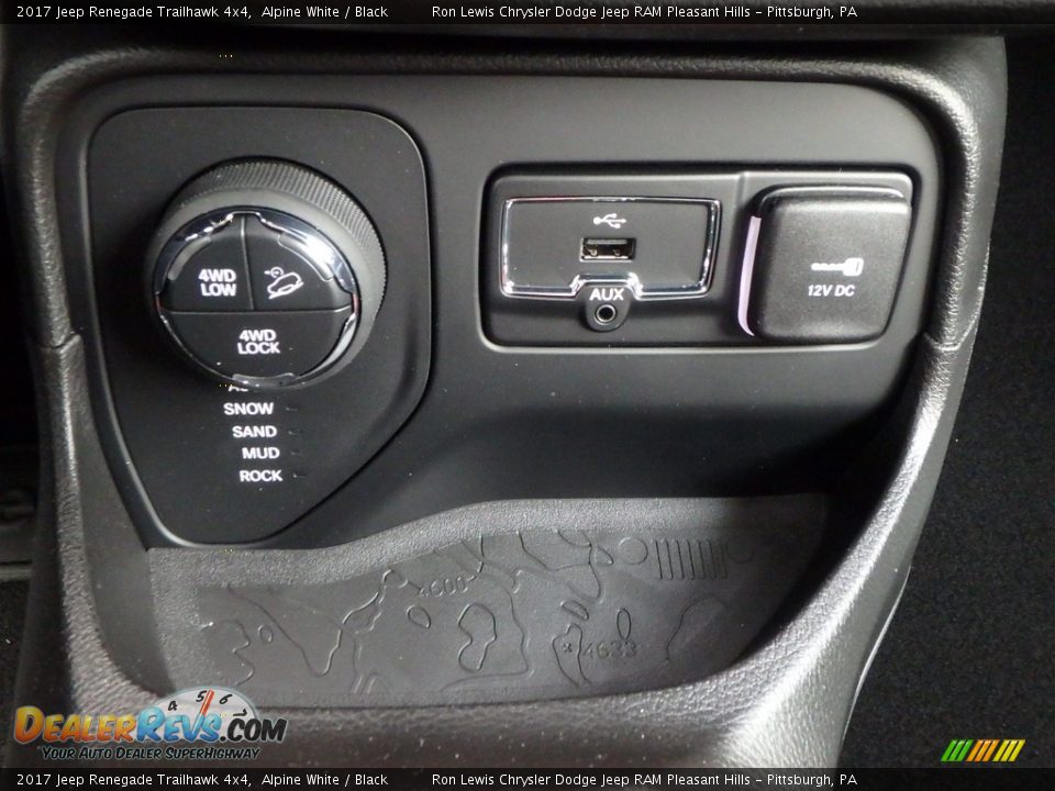 2017 Jeep Renegade Trailhawk 4x4 Alpine White / Black Photo #18
