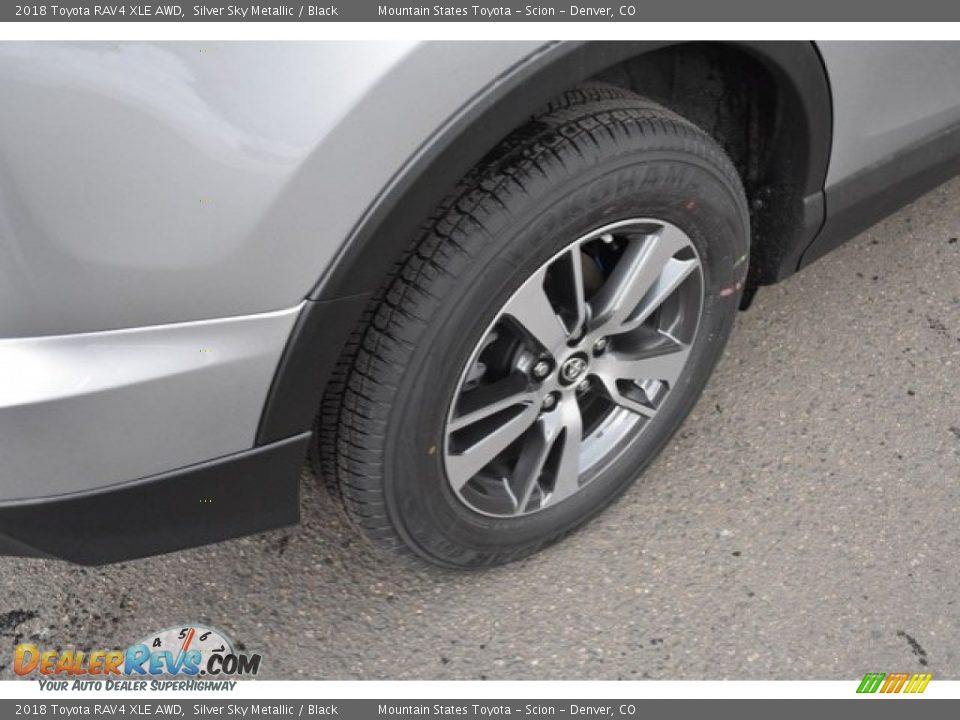 2018 Toyota RAV4 XLE AWD Silver Sky Metallic / Black Photo #9