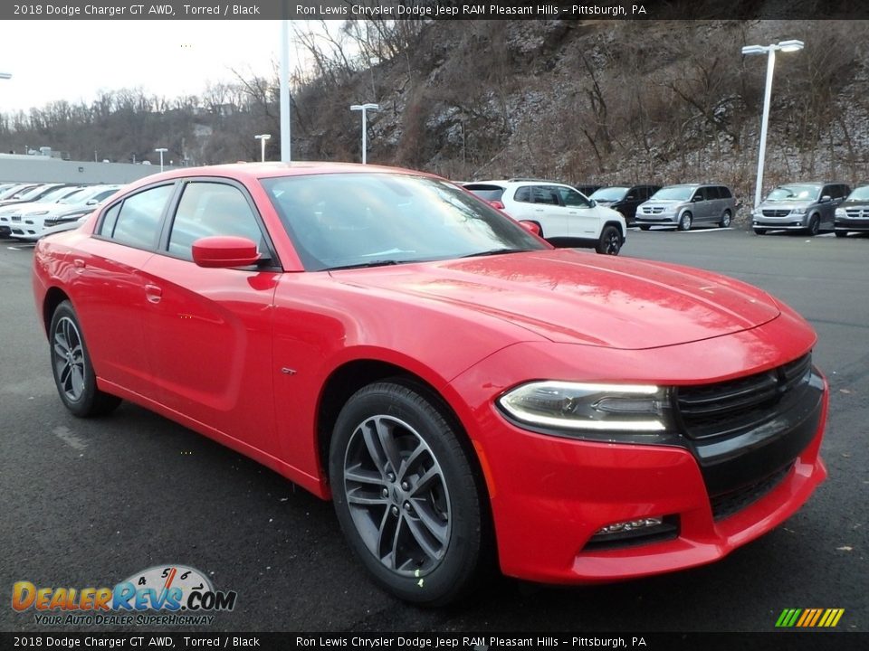 Front 3/4 View of 2018 Dodge Charger GT AWD Photo #7