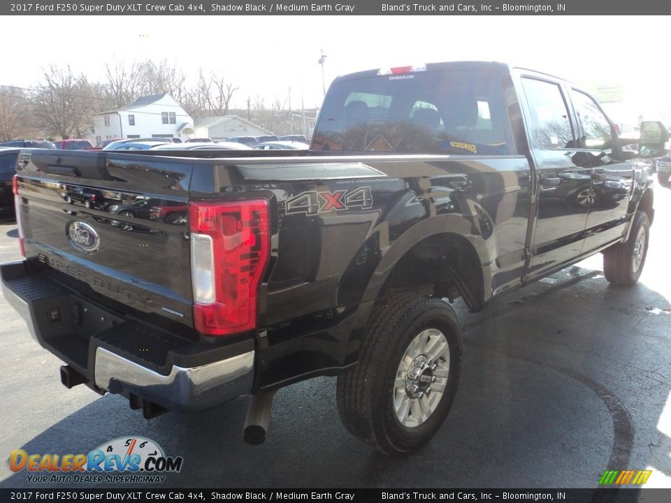 2017 Ford F250 Super Duty XLT Crew Cab 4x4 Shadow Black / Medium Earth Gray Photo #4