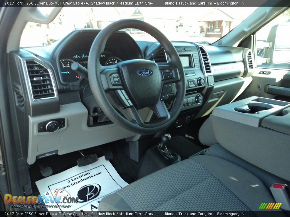 2017 Ford F250 Super Duty XLT Crew Cab 4x4 Shadow Black / Medium Earth Gray Photo #6