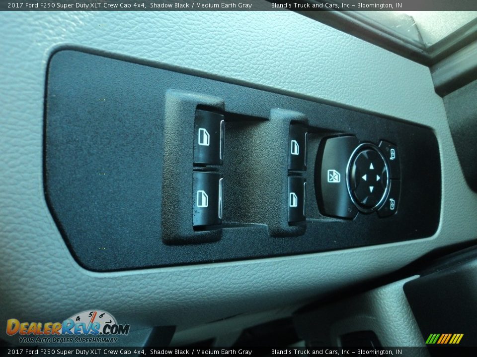 2017 Ford F250 Super Duty XLT Crew Cab 4x4 Shadow Black / Medium Earth Gray Photo #10