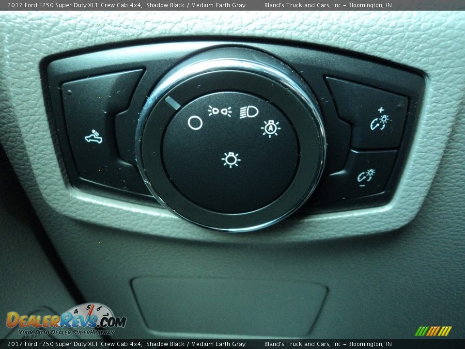 2017 Ford F250 Super Duty XLT Crew Cab 4x4 Shadow Black / Medium Earth Gray Photo #12