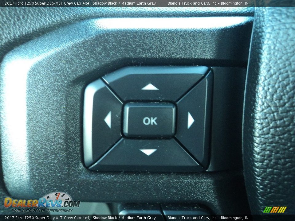 2017 Ford F250 Super Duty XLT Crew Cab 4x4 Shadow Black / Medium Earth Gray Photo #16