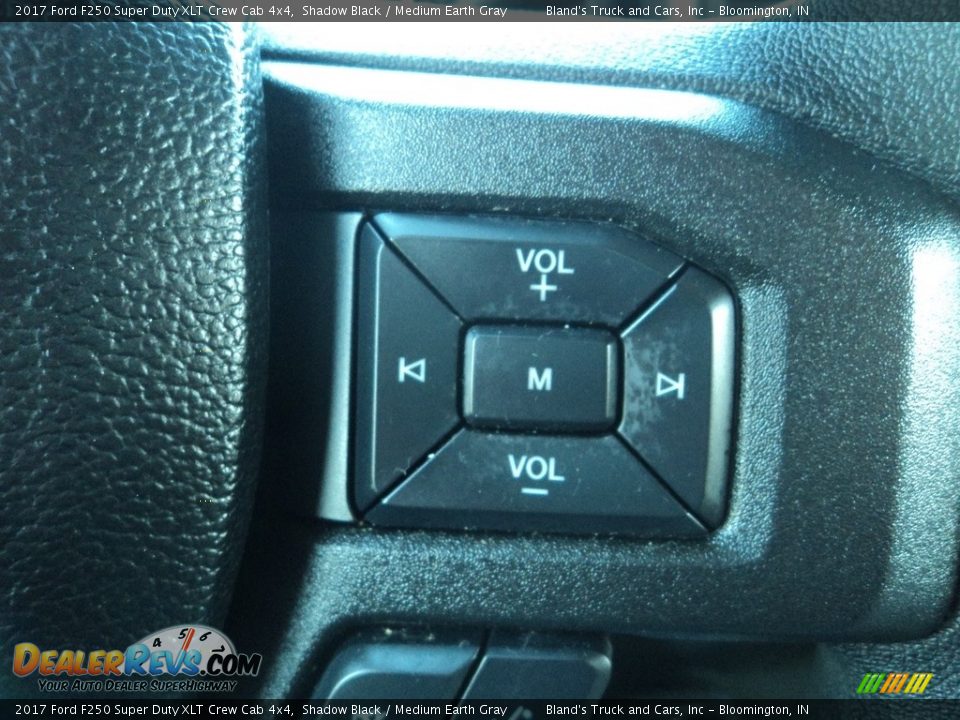 2017 Ford F250 Super Duty XLT Crew Cab 4x4 Shadow Black / Medium Earth Gray Photo #18