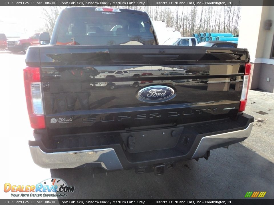 2017 Ford F250 Super Duty XLT Crew Cab 4x4 Shadow Black / Medium Earth Gray Photo #33