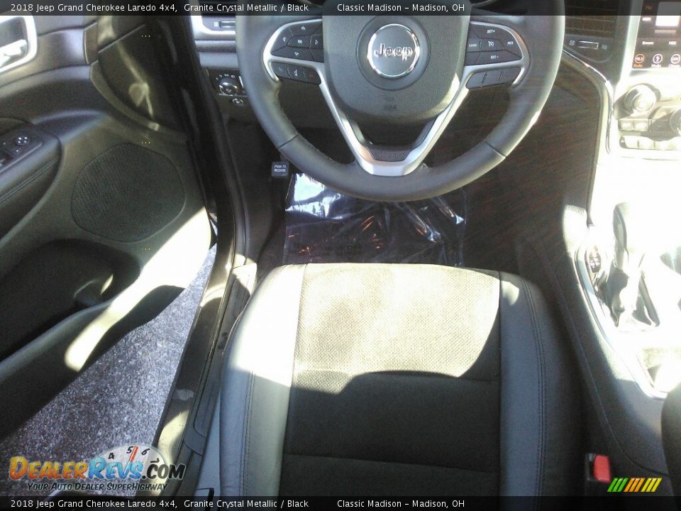 2018 Jeep Grand Cherokee Laredo 4x4 Granite Crystal Metallic / Black Photo #5