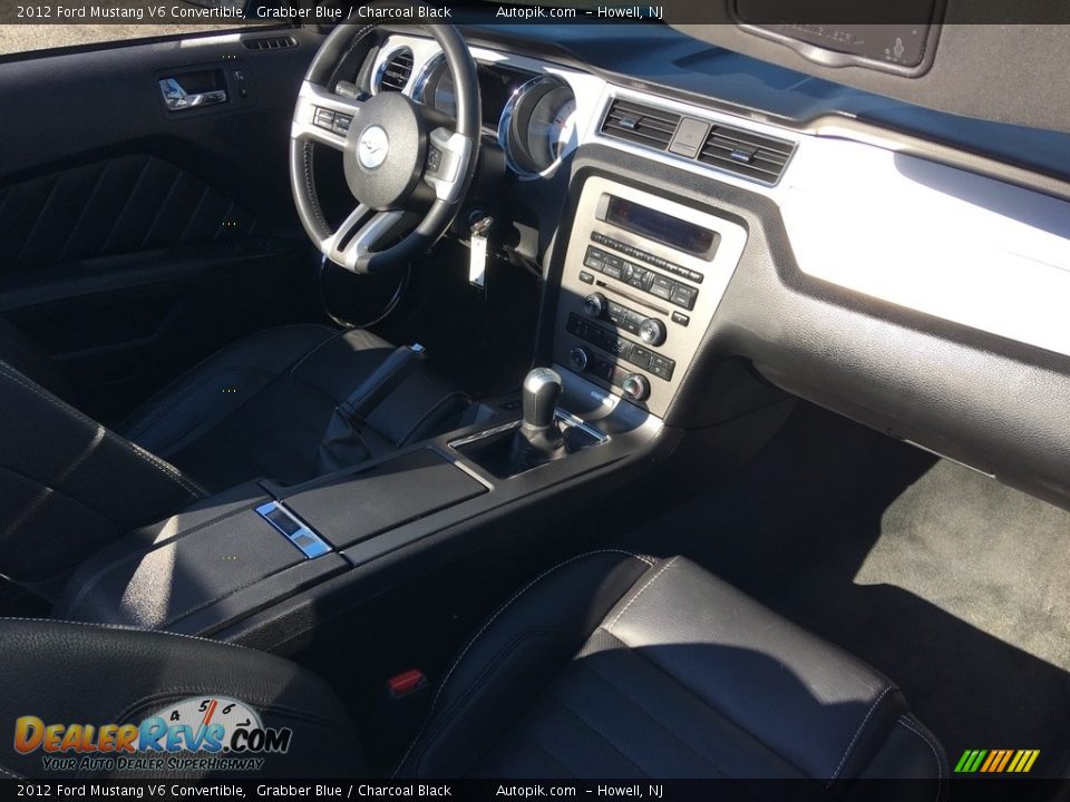 2012 Ford Mustang V6 Convertible Grabber Blue / Charcoal Black Photo #13