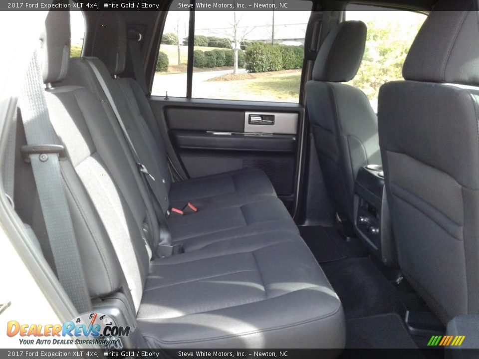 2017 Ford Expedition XLT 4x4 White Gold / Ebony Photo #16