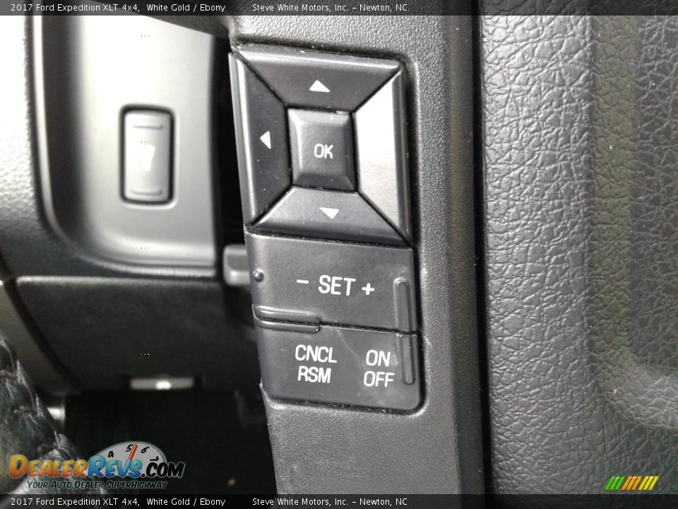 2017 Ford Expedition XLT 4x4 White Gold / Ebony Photo #19
