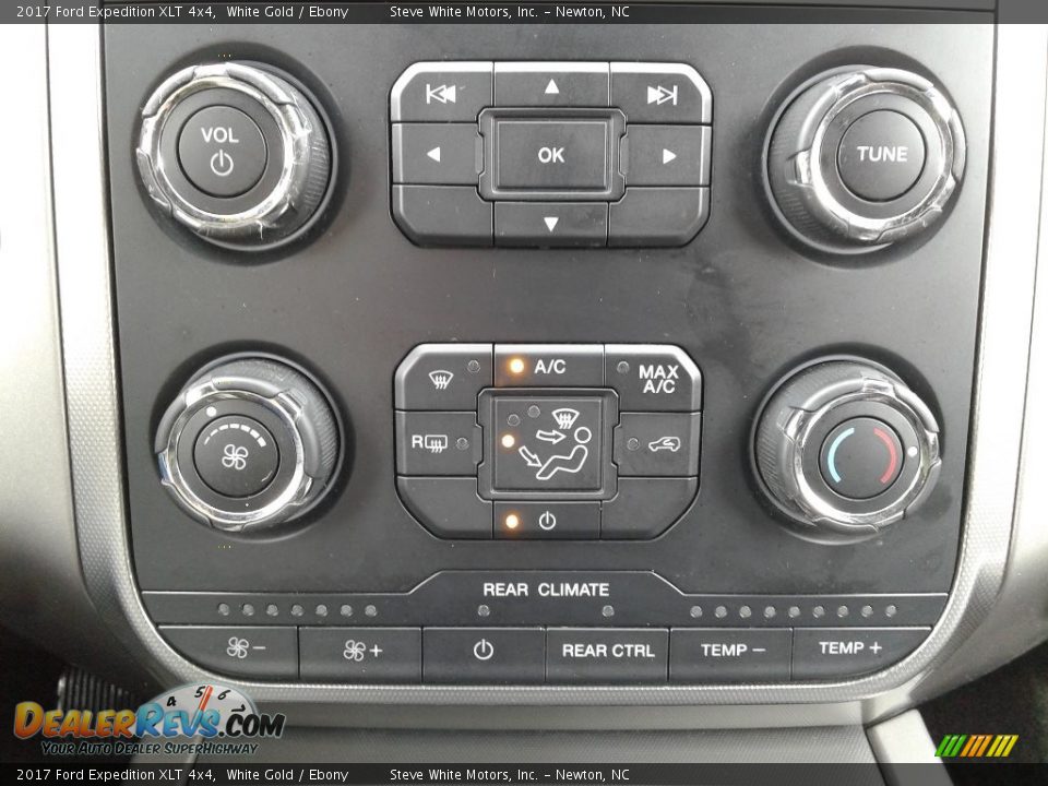 2017 Ford Expedition XLT 4x4 White Gold / Ebony Photo #26