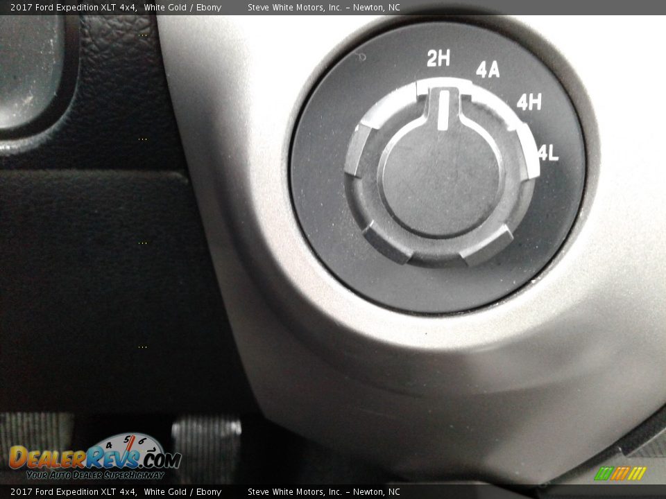 2017 Ford Expedition XLT 4x4 White Gold / Ebony Photo #27