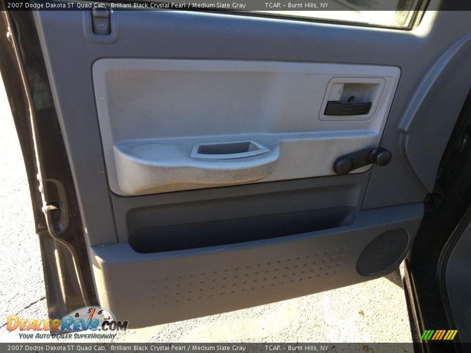 2007 Dodge Dakota ST Quad Cab Brilliant Black Crystal Pearl / Medium Slate Gray Photo #7
