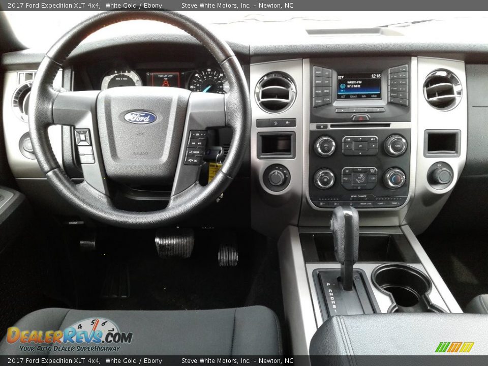 2017 Ford Expedition XLT 4x4 White Gold / Ebony Photo #30