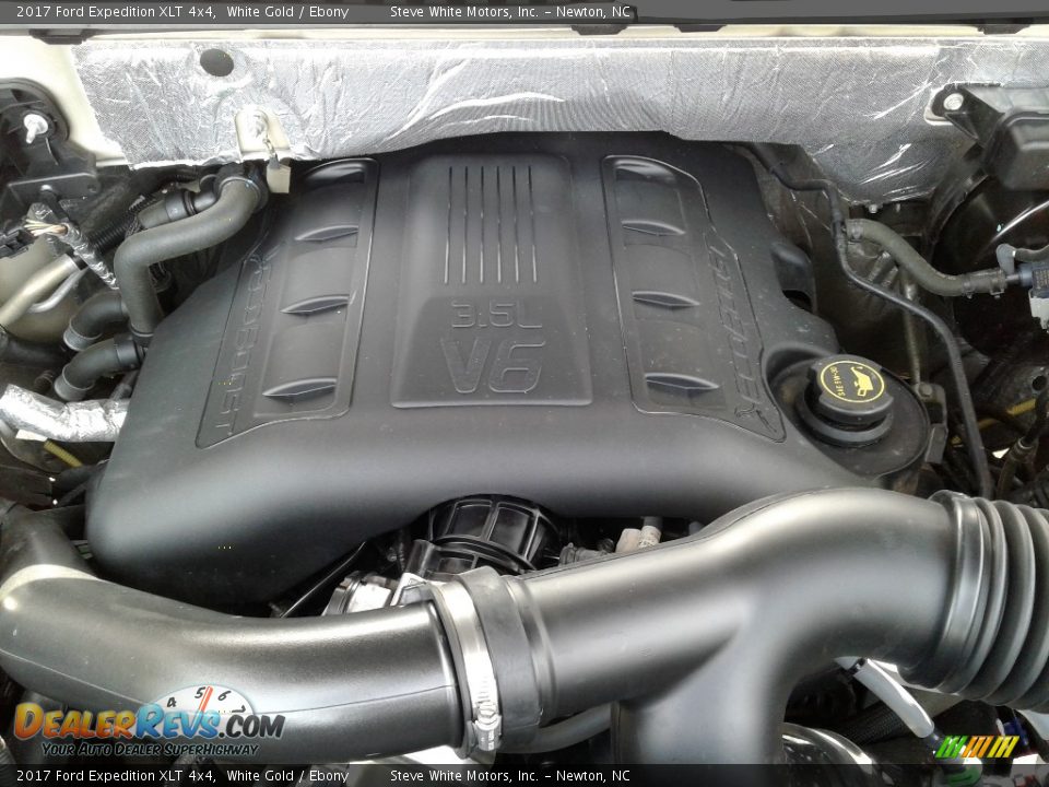 2017 Ford Expedition XLT 4x4 White Gold / Ebony Photo #34