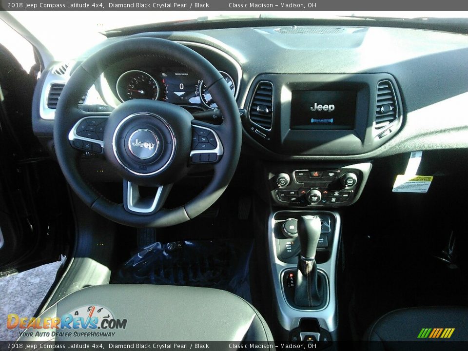 2018 Jeep Compass Latitude 4x4 Diamond Black Crystal Pearl / Black Photo #4