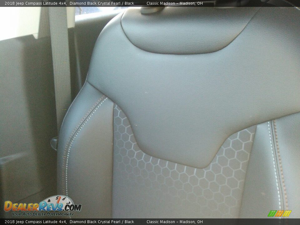 2018 Jeep Compass Latitude 4x4 Diamond Black Crystal Pearl / Black Photo #8