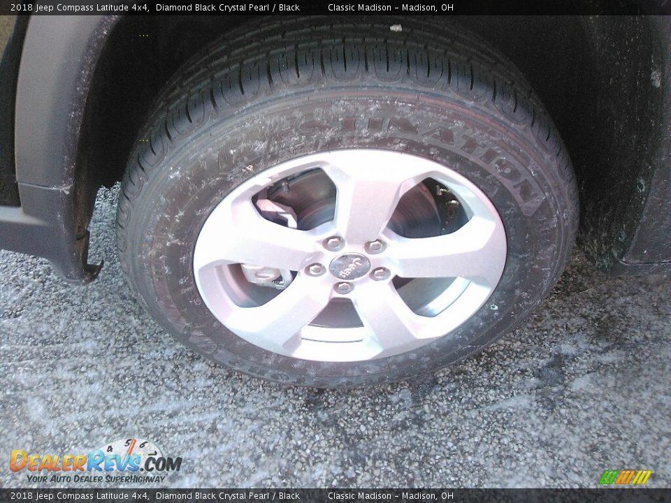 2018 Jeep Compass Latitude 4x4 Diamond Black Crystal Pearl / Black Photo #10