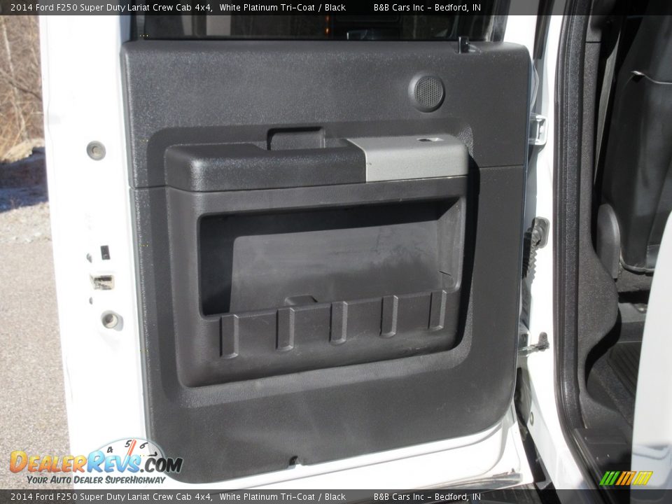 2014 Ford F250 Super Duty Lariat Crew Cab 4x4 White Platinum Tri-Coat / Black Photo #16