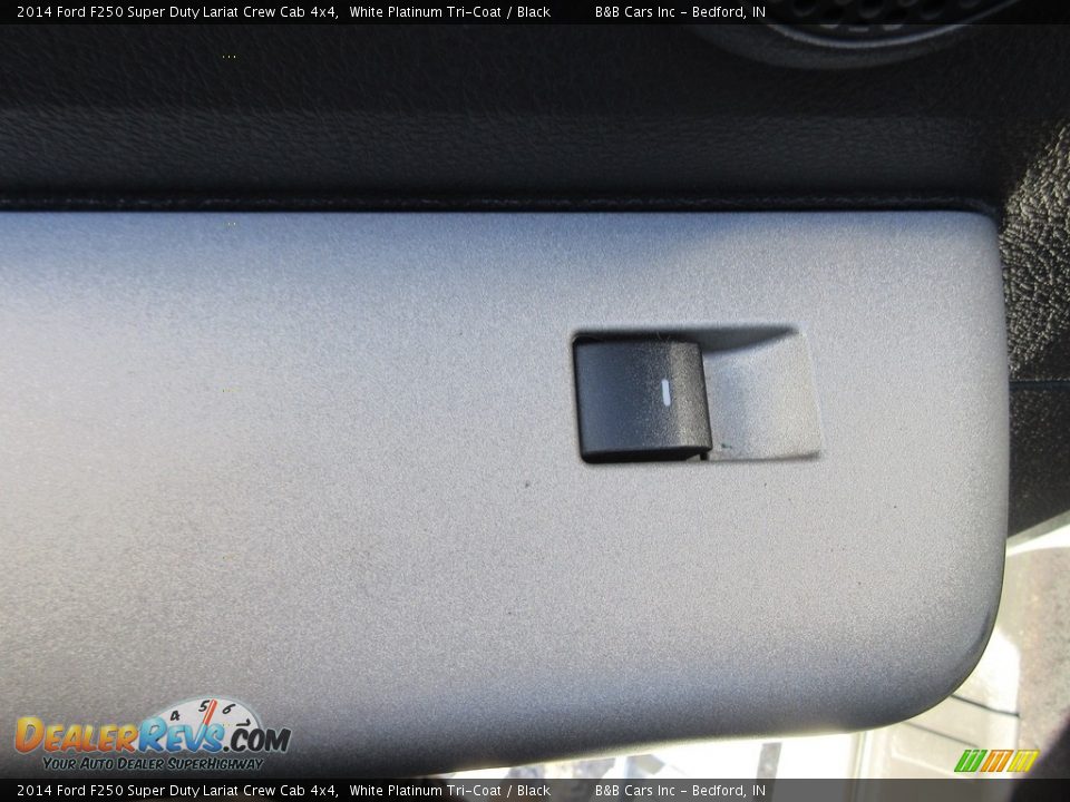 2014 Ford F250 Super Duty Lariat Crew Cab 4x4 White Platinum Tri-Coat / Black Photo #17