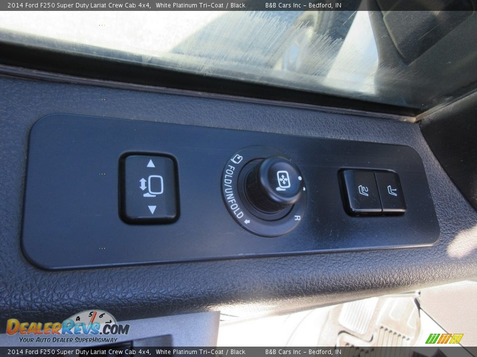 2014 Ford F250 Super Duty Lariat Crew Cab 4x4 White Platinum Tri-Coat / Black Photo #24