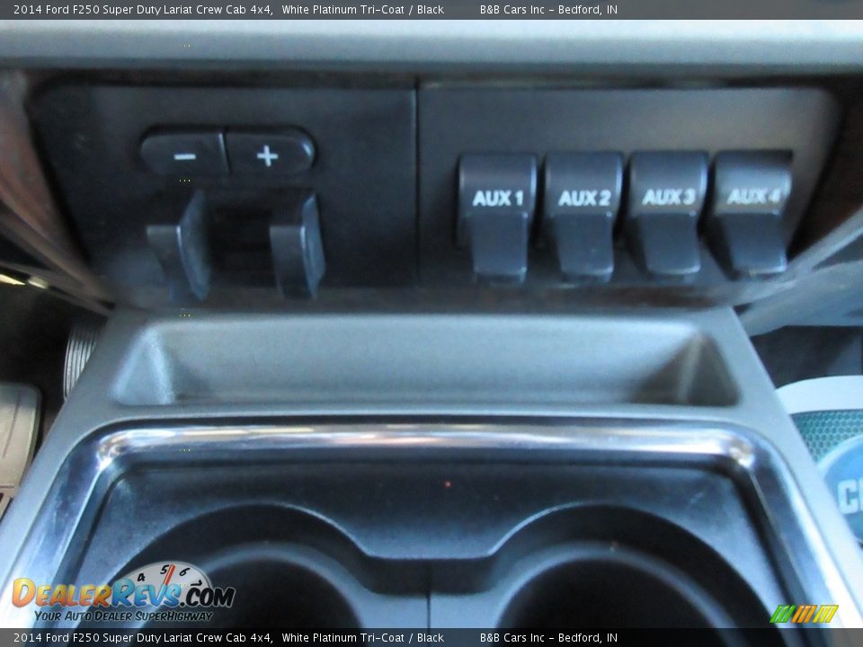 2014 Ford F250 Super Duty Lariat Crew Cab 4x4 White Platinum Tri-Coat / Black Photo #33