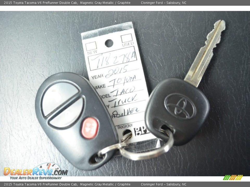 2015 Toyota Tacoma V6 PreRunner Double Cab Magnetic Gray Metallic / Graphite Photo #24