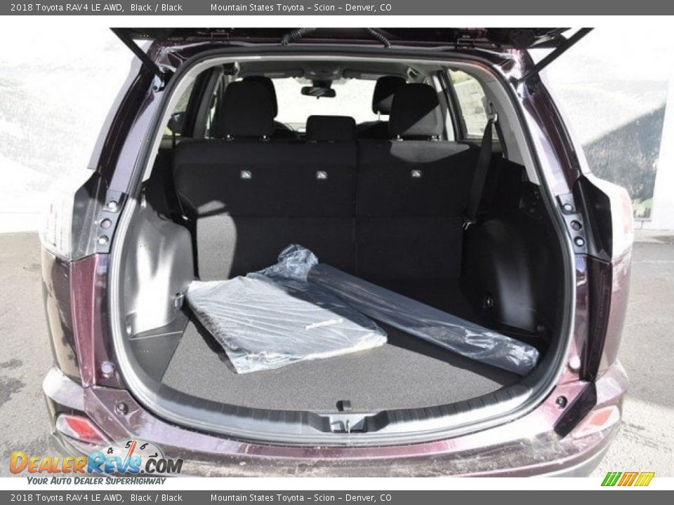 2018 Toyota RAV4 LE AWD Black / Black Photo #8