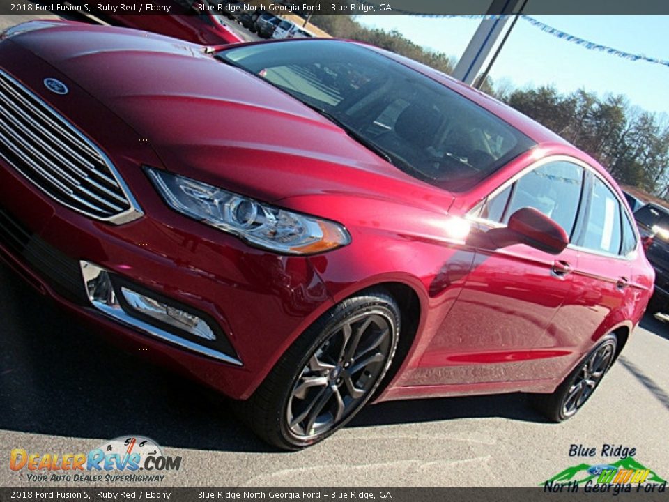 2018 Ford Fusion S Ruby Red / Ebony Photo #29