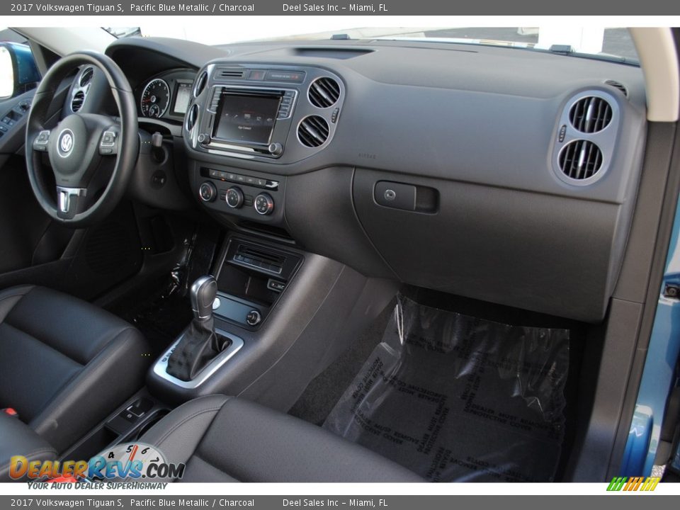 2017 Volkswagen Tiguan S Pacific Blue Metallic / Charcoal Photo #18