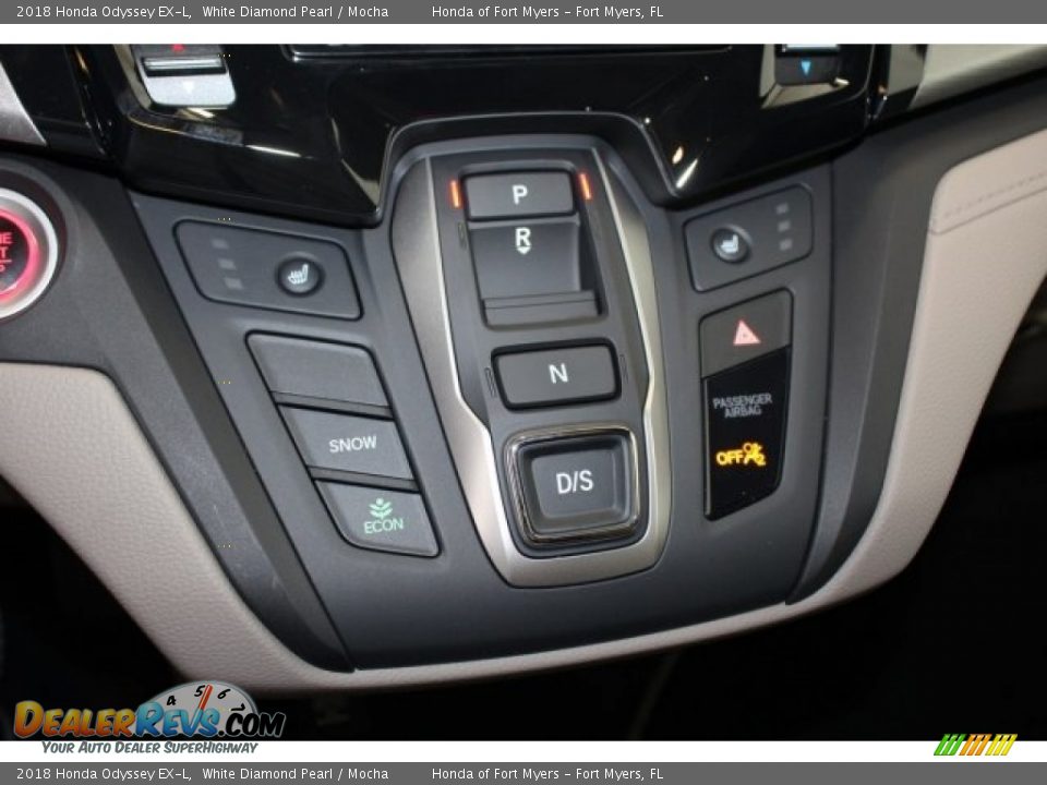 2018 Honda Odyssey EX-L White Diamond Pearl / Mocha Photo #29