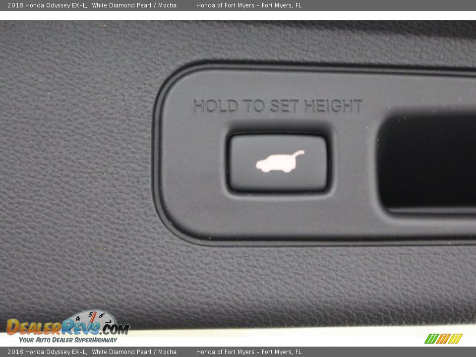 2018 Honda Odyssey EX-L White Diamond Pearl / Mocha Photo #34