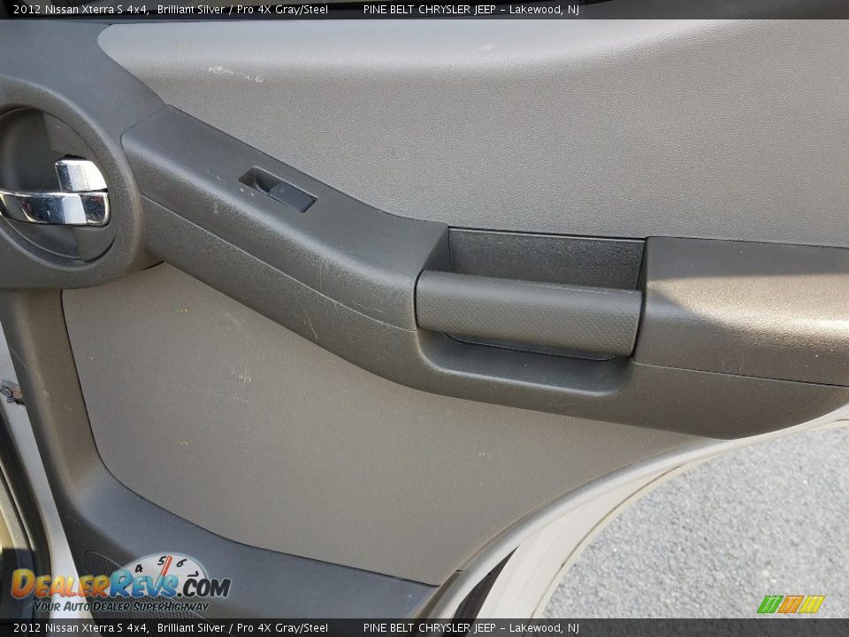 2012 Nissan Xterra S 4x4 Brilliant Silver / Pro 4X Gray/Steel Photo #25