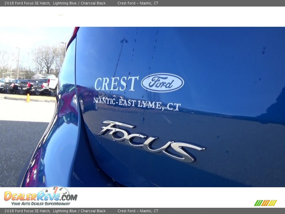 2018 Ford Focus SE Hatch Lightning Blue / Charcoal Black Photo #10