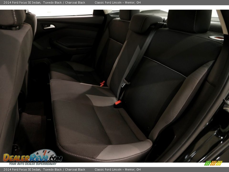 2014 Ford Focus SE Sedan Tuxedo Black / Charcoal Black Photo #14