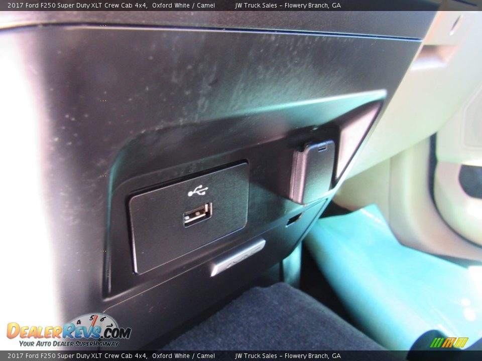2017 Ford F250 Super Duty XLT Crew Cab 4x4 Oxford White / Camel Photo #26