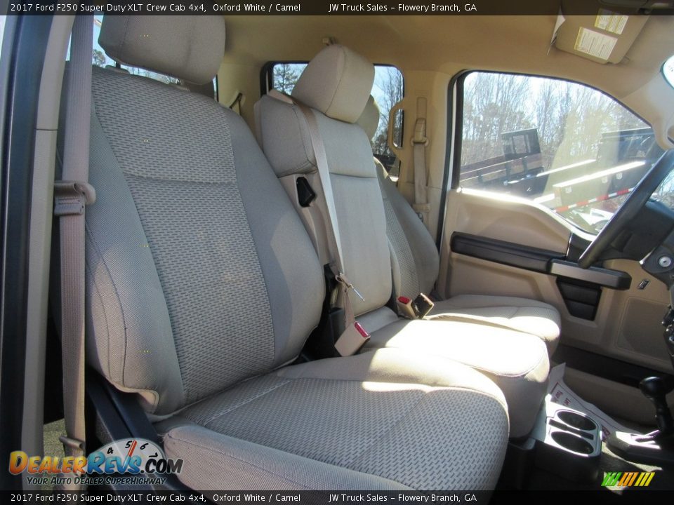 2017 Ford F250 Super Duty XLT Crew Cab 4x4 Oxford White / Camel Photo #28