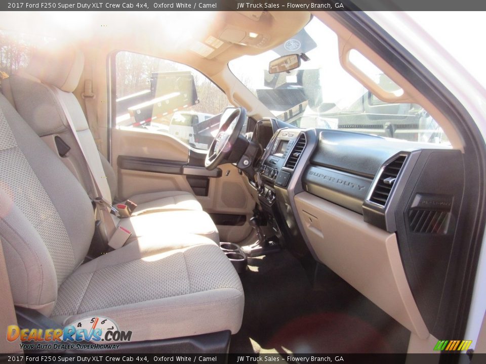 2017 Ford F250 Super Duty XLT Crew Cab 4x4 Oxford White / Camel Photo #29