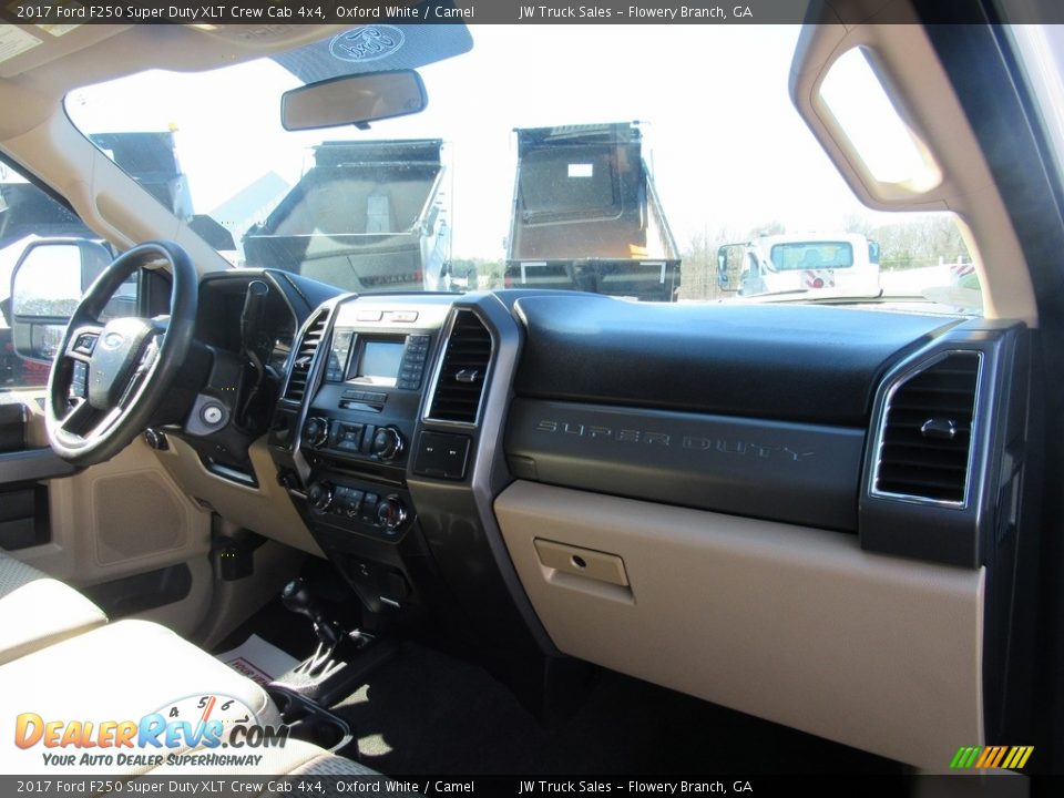 2017 Ford F250 Super Duty XLT Crew Cab 4x4 Oxford White / Camel Photo #30