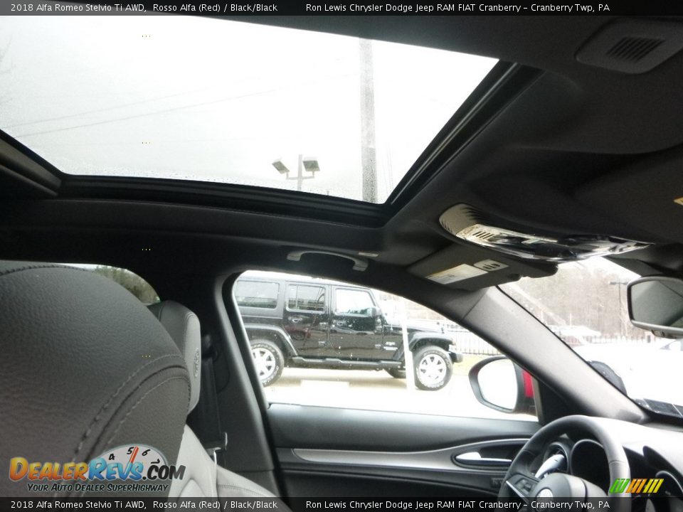 2018 Alfa Romeo Stelvio Ti AWD Rosso Alfa (Red) / Black/Black Photo #16