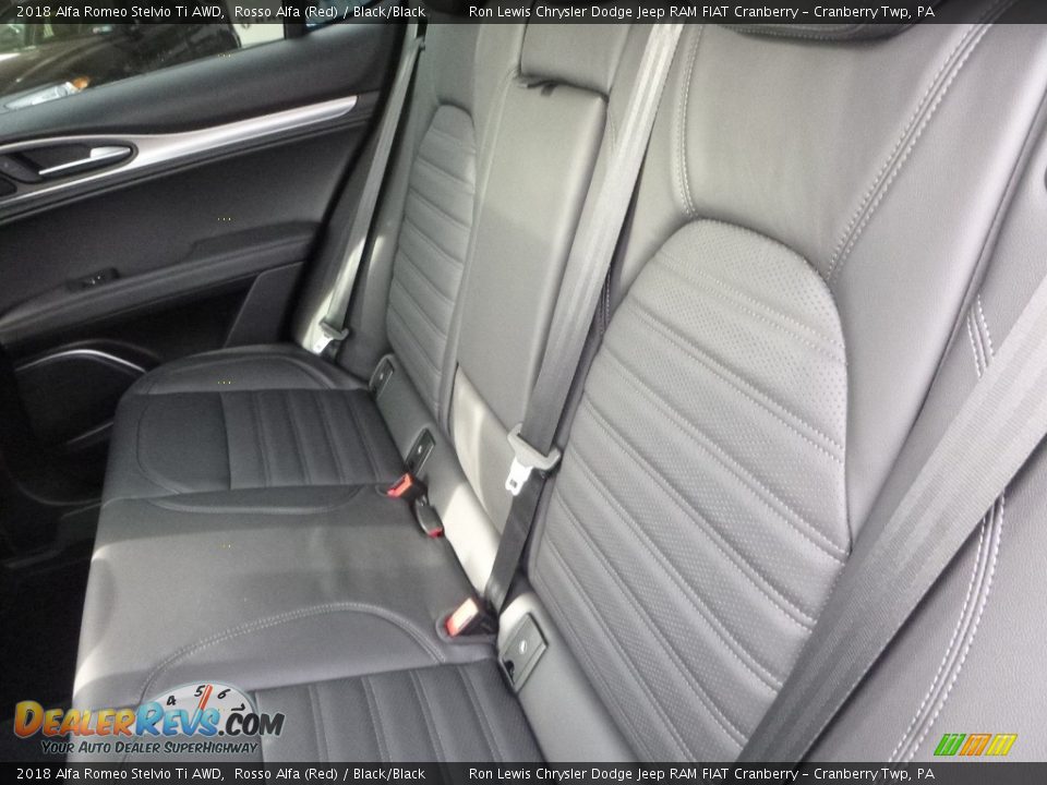 2018 Alfa Romeo Stelvio Ti AWD Rosso Alfa (Red) / Black/Black Photo #18