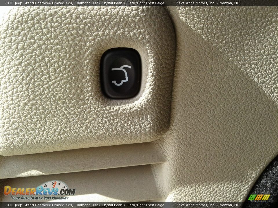 2018 Jeep Grand Cherokee Limited 4x4 Diamond Black Crystal Pearl / Black/Light Frost Beige Photo #30