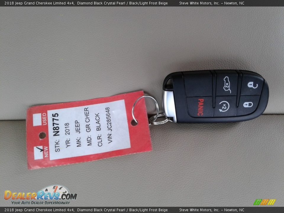 2018 Jeep Grand Cherokee Limited 4x4 Diamond Black Crystal Pearl / Black/Light Frost Beige Photo #32