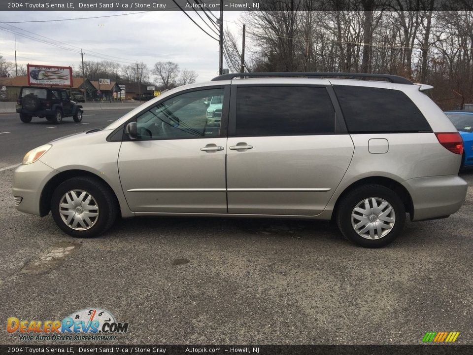 2004 Toyota Sienna LE Desert Sand Mica / Stone Gray Photo #2