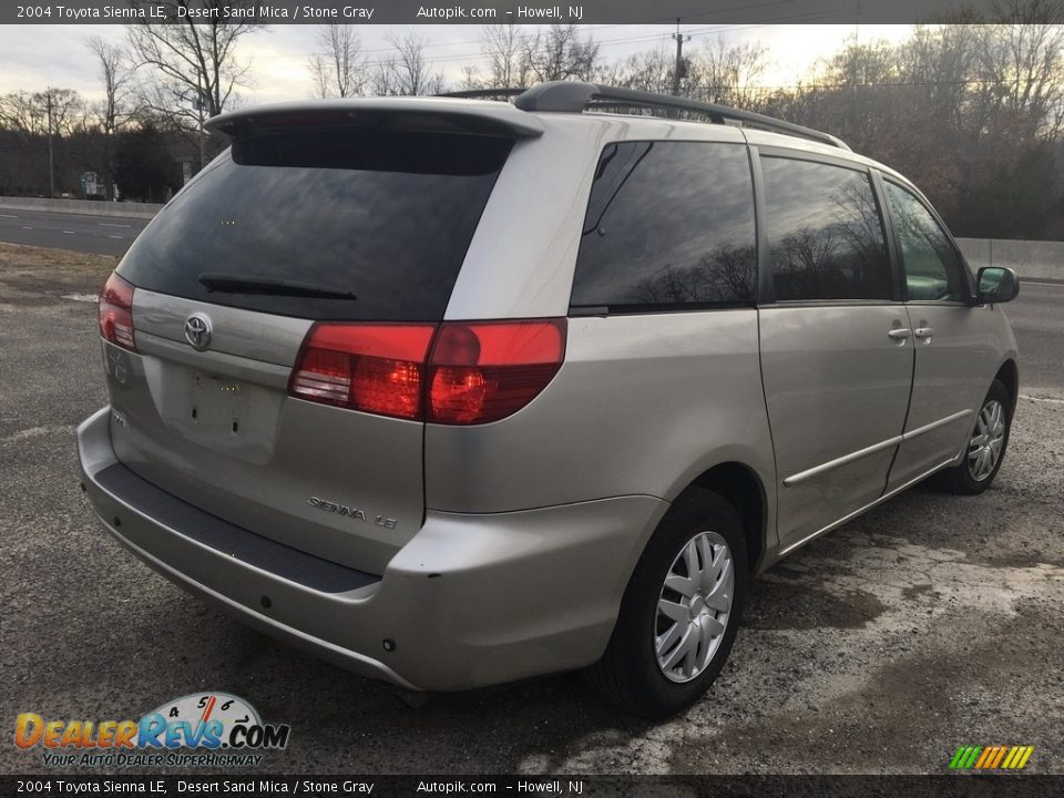 2004 Toyota Sienna LE Desert Sand Mica / Stone Gray Photo #5
