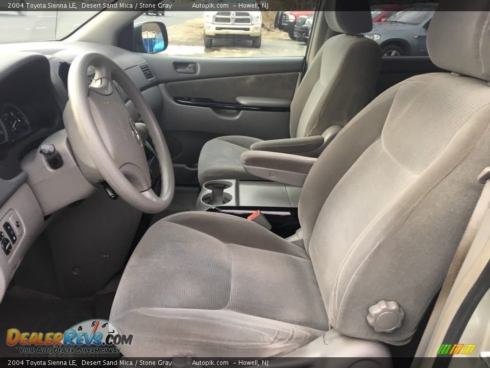 2004 Toyota Sienna LE Desert Sand Mica / Stone Gray Photo #9