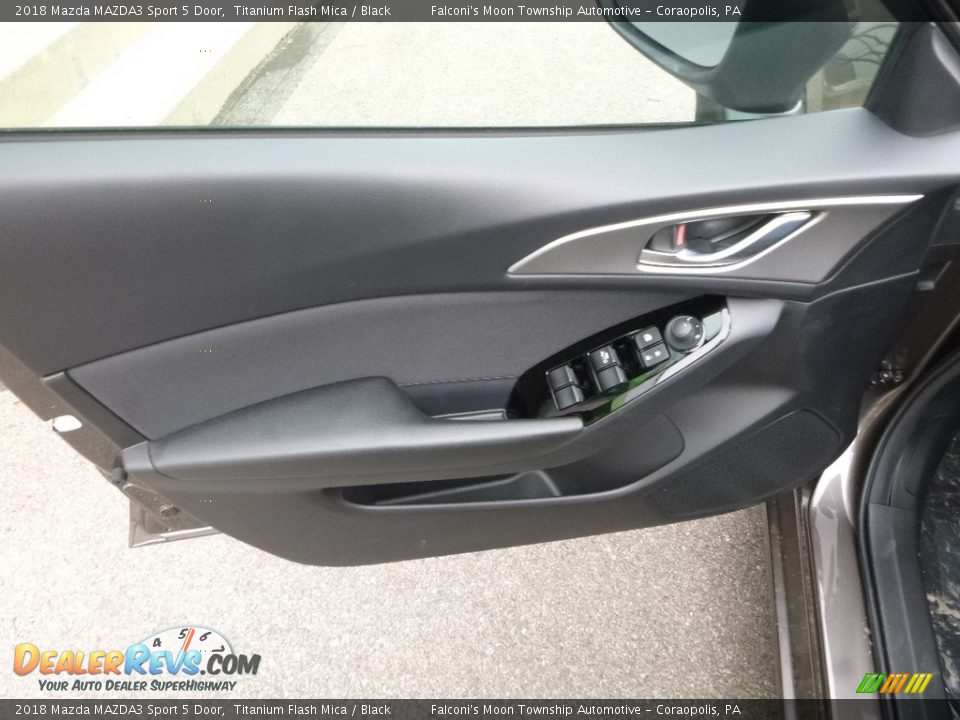 2018 Mazda MAZDA3 Sport 5 Door Titanium Flash Mica / Black Photo #11