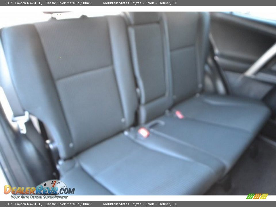 2015 Toyota RAV4 LE Classic Silver Metallic / Black Photo #23