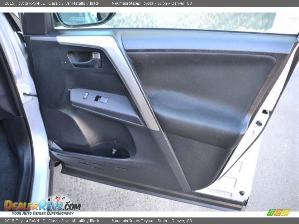2015 Toyota RAV4 LE Classic Silver Metallic / Black Photo #25
