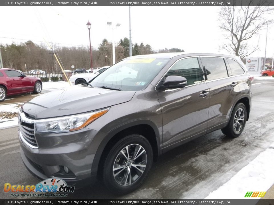 2016 Toyota Highlander XLE Predawn Gray Mica / Ash Photo #5